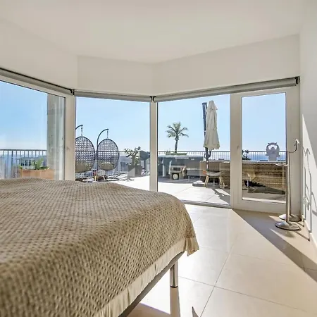 Luxury Penthouse With Jacuzzi And Seaviews Benalmadena