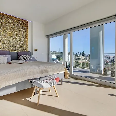 Luxury Penthouse With Jacuzzi And Seaviews Apartment